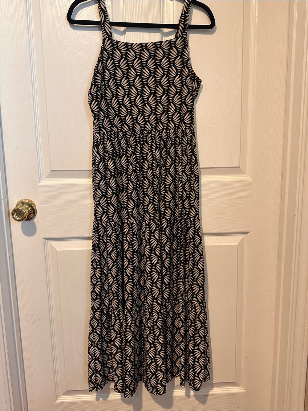 Black and White Leaf-Print Maxi Dress - Sleeveless
